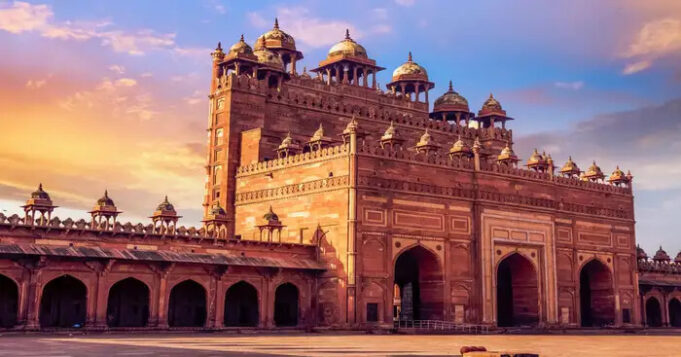 Five Wonders Of Golden Triangle India-Delhi Fort And The Red Fort