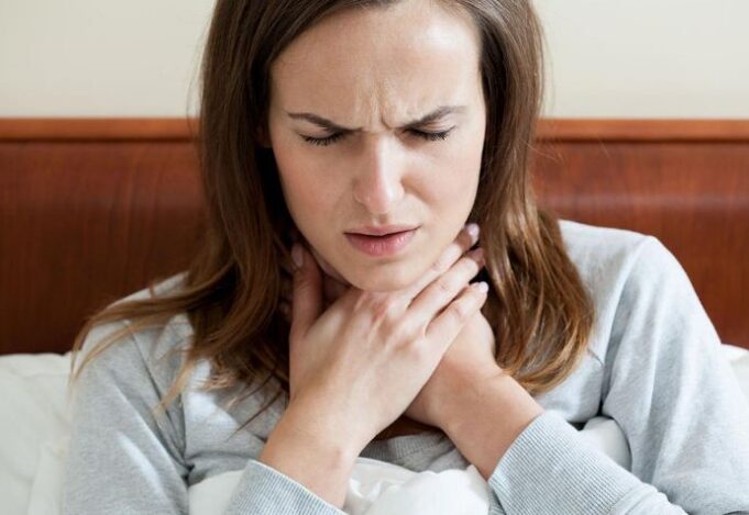 what causes a sore throat